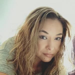 Meet your Posher, Isaura